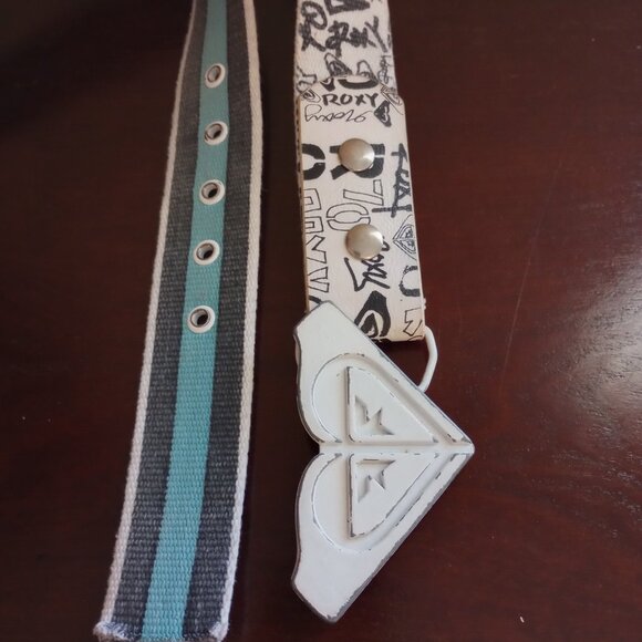 Vintage ROXY Reversible Belt with Buckle White Black Graffiti Blue Stripe Y2K - Picture 3 of 8